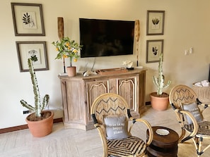 Interior - El Portillo Terrenas Amazing 2 BDM Luxury 🏖 Beach Apt Private Private Hot Tub! (El Limón)