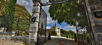 Château du Plessis - a magnificent château in the heart of the Cognac vineyards