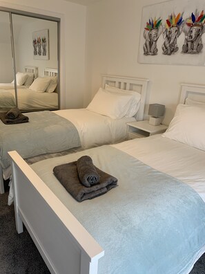 2 室のベッドルーム、WiFi