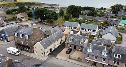 Immaculate cosy comfortable home, central location