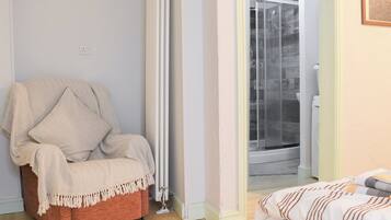 4 Schlafzimmer, kostenloses WLAN, Bettwäsche