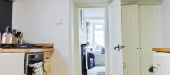 4 bedroom accommodation in Dawlish