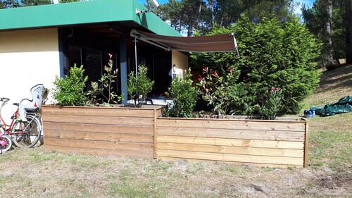 Bungalow 6 places holiday village with heated swimming pools 