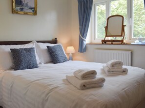 2 bedrooms, free WiFi, bed sheets - 2 bedroom accommodation in Windermere (Windermere)