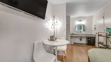 Internet, bed sheets