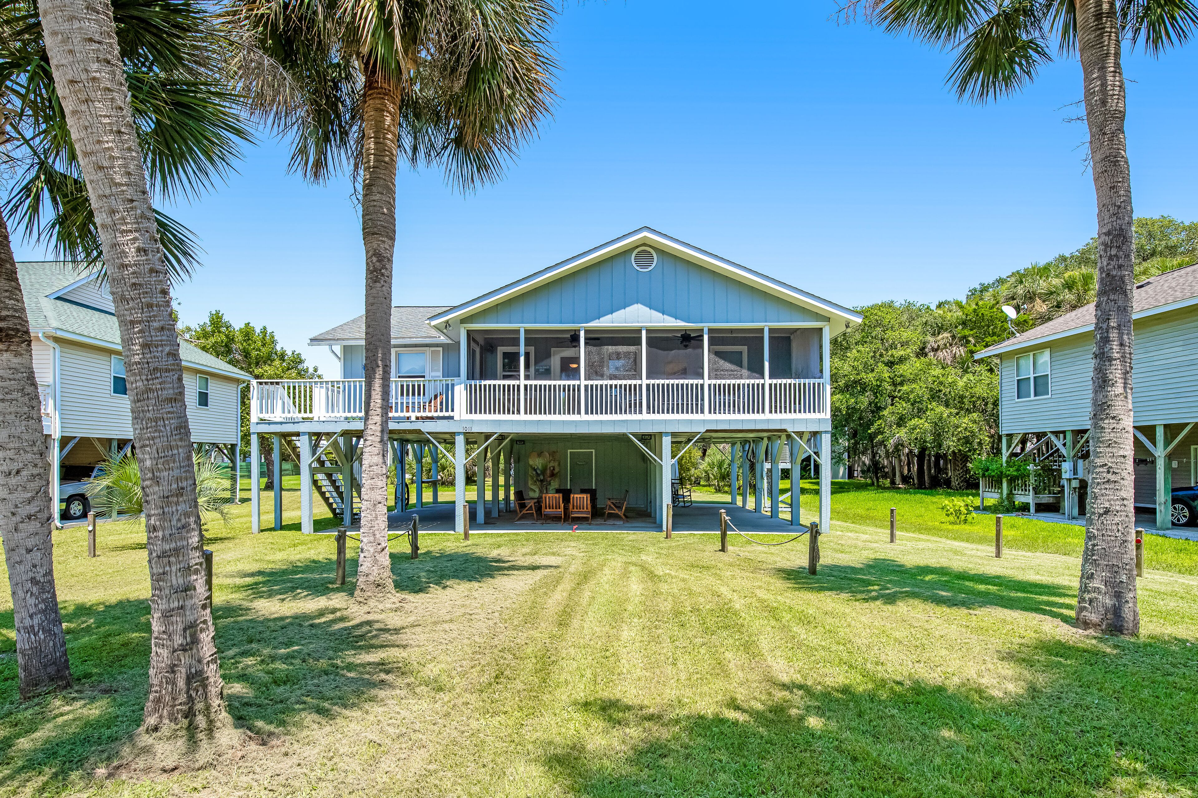 Dreamy Coastal Oasis W/ Large Deck, Fast WiFi, Beach Access Nearby & Central AC