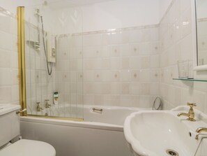 Cottage | Bathroom