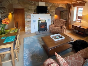 Cottage | Living area | Fireplace