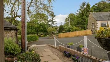 Cottage | Property grounds