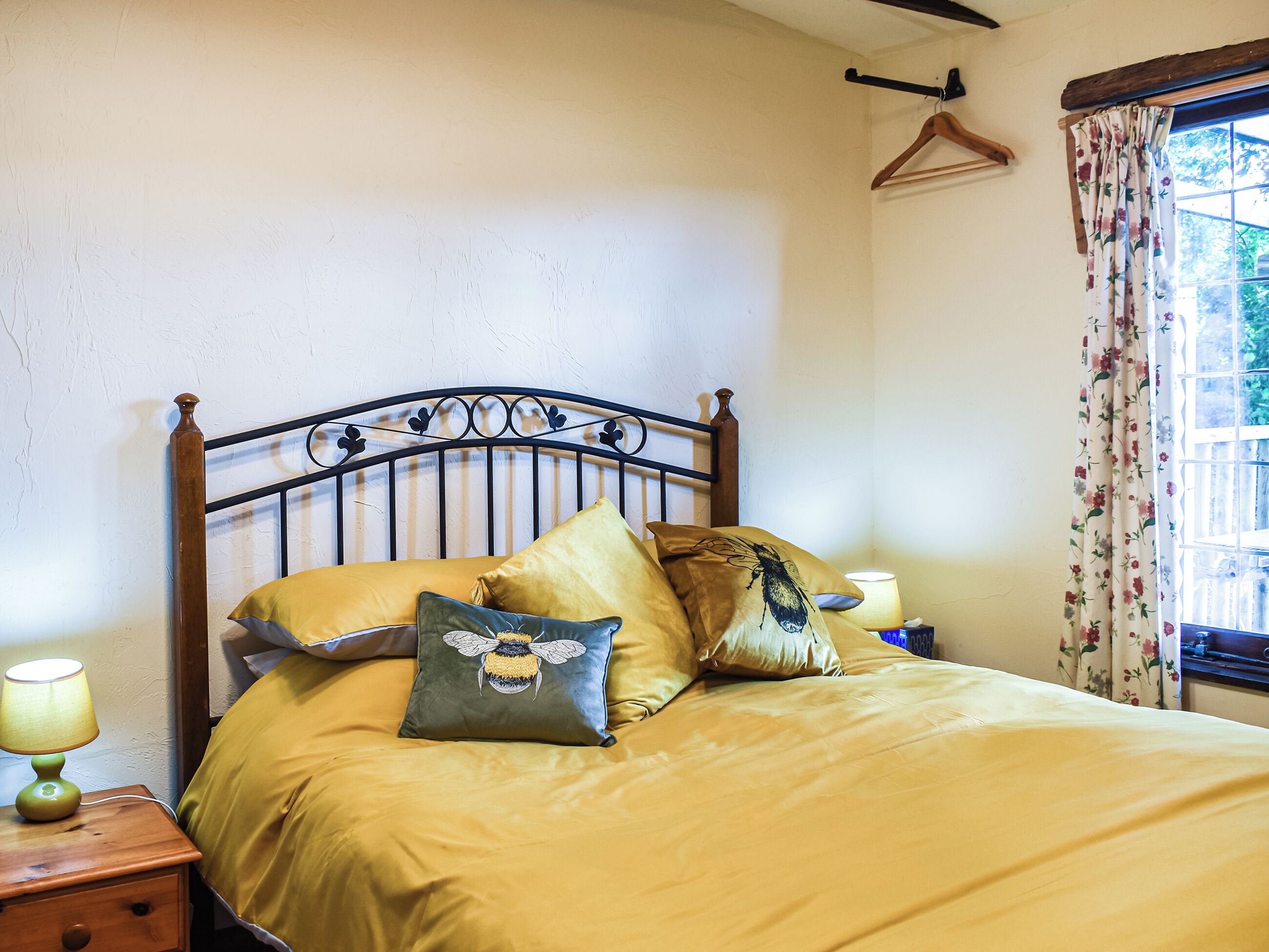 1 dormitorio y ropa de cama