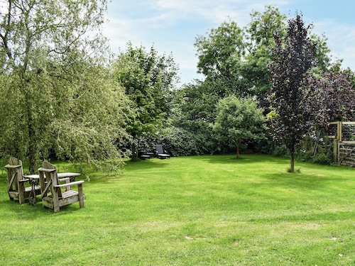 Toms Cabin - UK35173