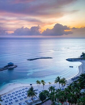 Beach nearby, beach towels - Entire House Cozy Luxury INN Ocean Pointe With Swim Pool,Gym And Free Parking (Lucea)