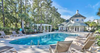 New 2BR condo on 18th hole near beaches & ALL sports arenas—perfect getaway