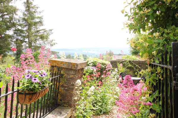 Cottage | Property grounds