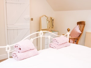 Mökki | 3 makuuhuonetta, yksilöllisesti sisustettu, yksilöllisesti kalustettu