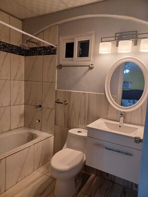 Shower, hair dryer, towels, soap - Relax, Confort,  and Happiness  (San Buenaventura)