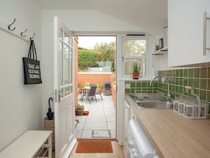 Dishwasher, high chair