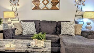 Smart TV, fireplace