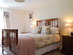 3 quartos, Wi-Fi de cortesia, roupa de cama