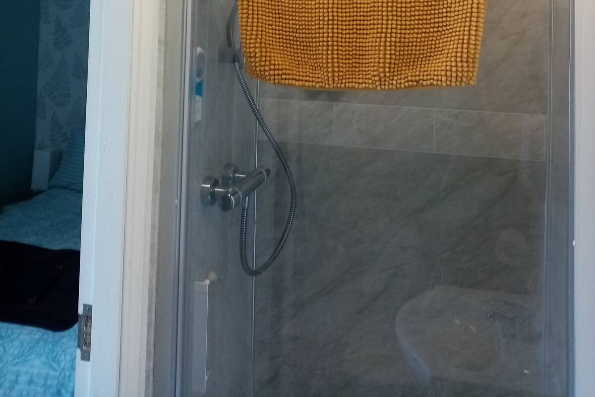 Double Room, Ensuite (2Bee) | Egyptian cotton sheets, down comforters, memory foam beds