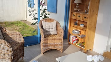 3 bedrooms, iron/ironing board, travel crib, bed sheets