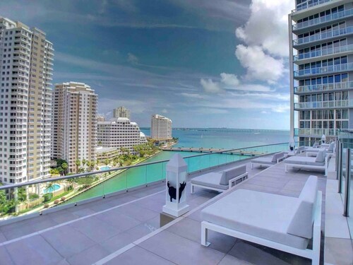 ICON W BRICKELL BY IMD MIAMI VACATION RENTALS TOP FLOOR RIVER VIEW 1BR/1BA