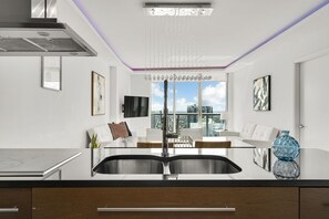 Interior - ICON W BRICKELL BY IMD MIAMI VACATION RENTALS TOP FLOOR RIVER VIEW 1BR/1BA (Miami)