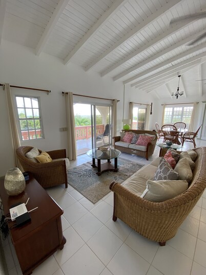 The Little Villa (Newly Renovated)