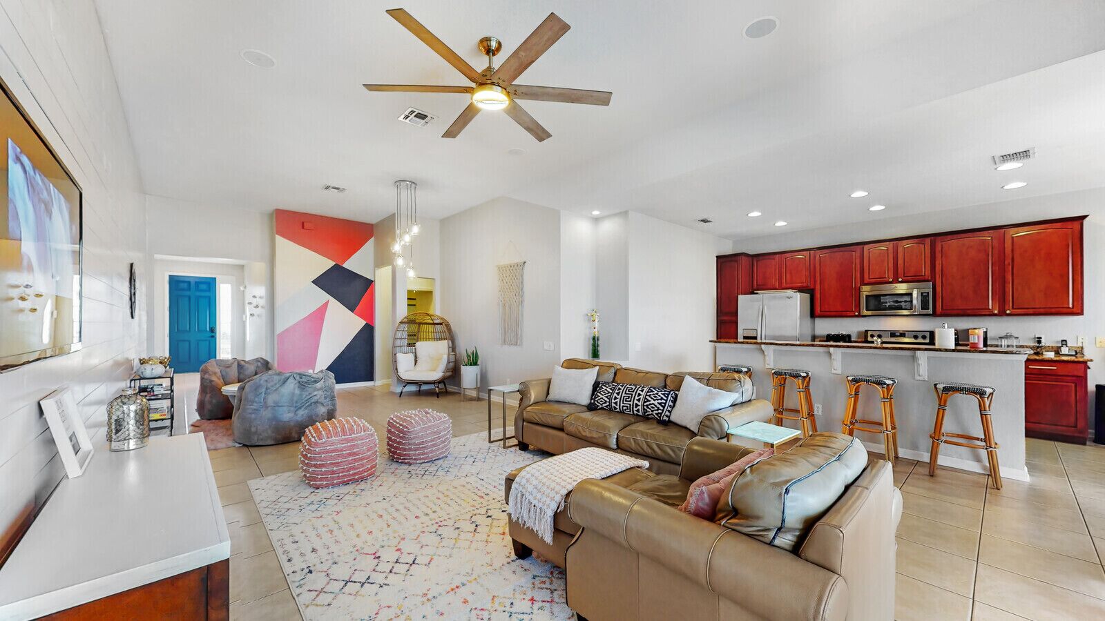 TV connectée, jeux vidéo, lecteur de DVD, livres