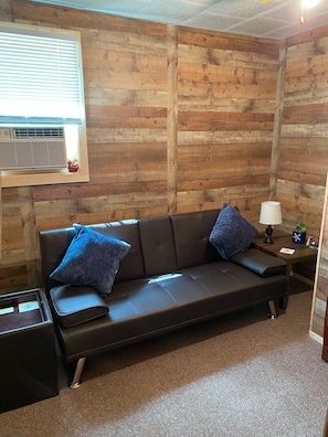 Smart TV, books, stereo