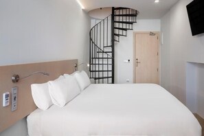 Quadruple Room | Soundproofing, free WiFi - B&B Hotel Málaga Centro (Málaga)
