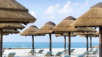 Private beach, white sand, beach bar, kayaking