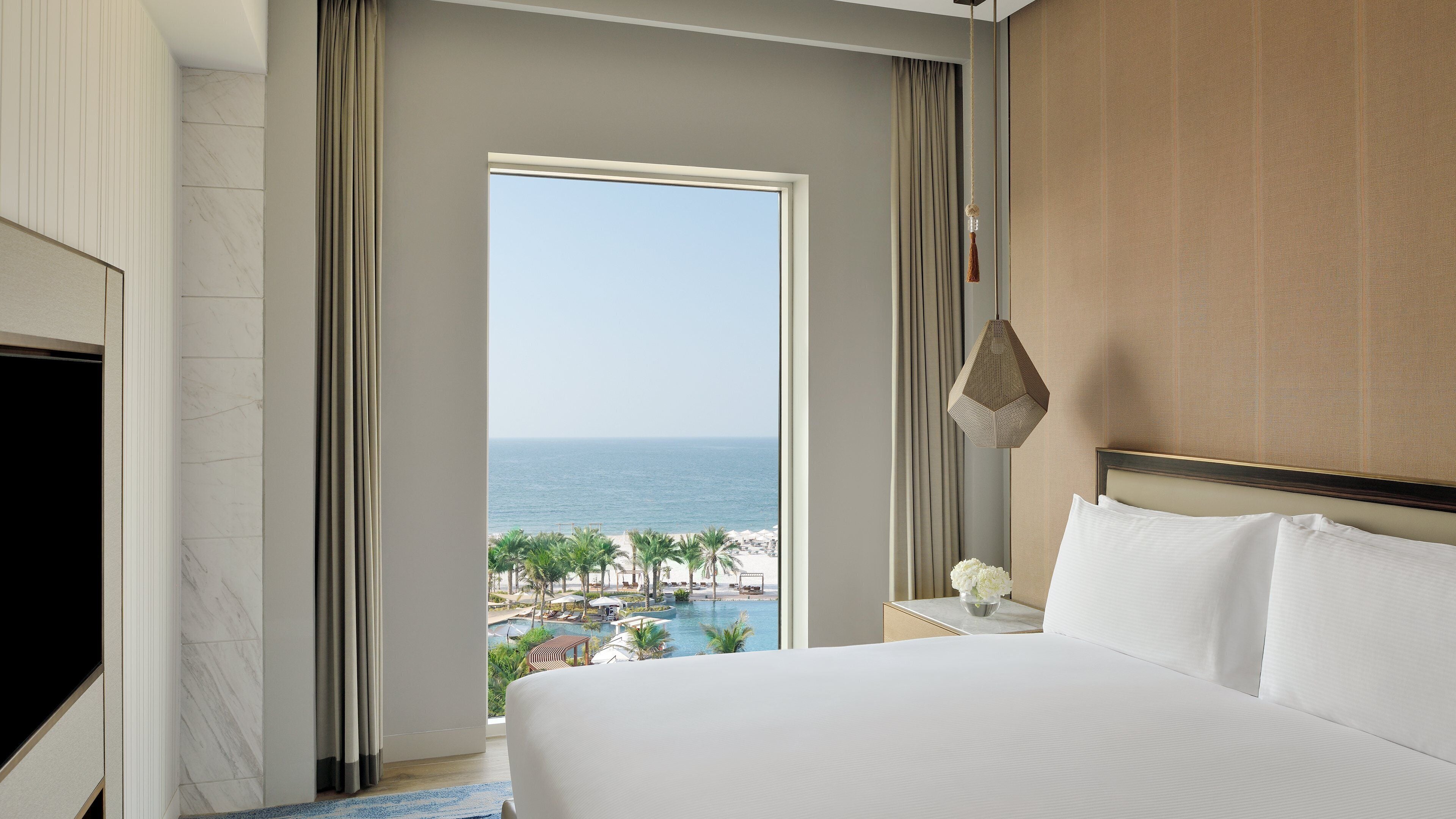 1 King 1 Bedroom Suite Club Infinity Ocean View | Premium bedding, down comforters, Select Comfort beds, minibar