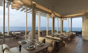 5 間餐廳；供應早餐、午餐、晚餐和早午餐