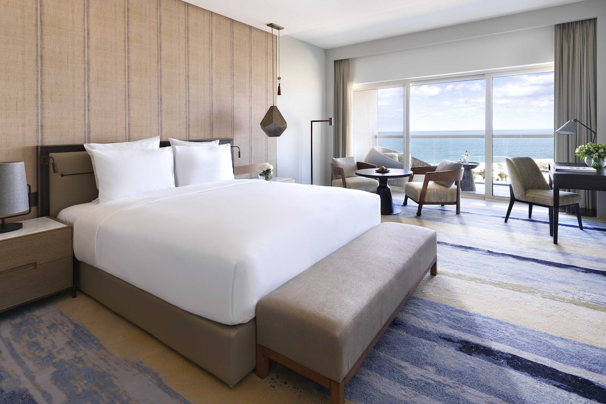1 kamar tidur, seprai premium, dan selimut bulu angsa