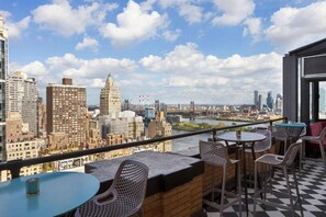 Outdoor dining - The Beekman Tower, Trademark Collection by Wyndham (New York)