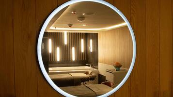 Couples treatment rooms, body treatments, aromatherapy
