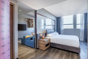 1 bedroom, hypo-allergenic bedding, down duvets, free minibar items