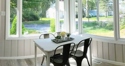 Updated Cottage - Great Location Near Lake, Wineries, and SPIRE Institute!