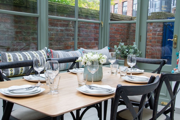 Luxury Cottage, Private Bathroom, Canal View | Restaurant