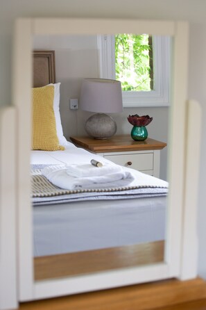 Luxury Cottage, Private Bathroom, Canal View | 3 bedrooms