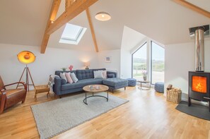 Smart TV, fireplace - Birch House, situated just outside of the beautiful lively village of St Agnes and only 1.5 miles fr (St Agnes)