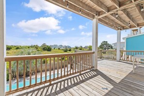 Property grounds - "C Mermaids" - Dune home, 4 bedrooms / 3.5 bath (Holden Beach)
