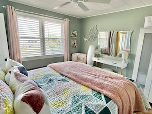 2 bedrooms, desk, iron/ironing board, travel cot - Direct Ocean Views from your bed & screened-in deck.Pet friendly! 2br 2bth (Dewey Beach)