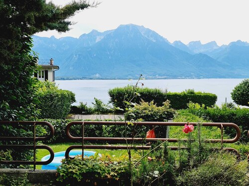 Paradise lake view Apartment