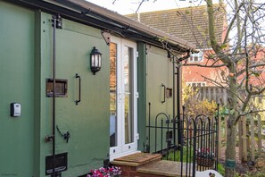Exterior detail - Plumcot Halt by Bloom Stays - sleeps 2 in 1 bedroom (Canterbury)
