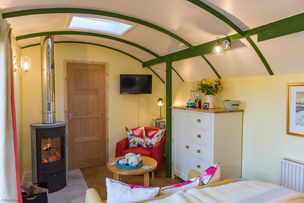 Interior - Plumcot Halt by Bloom Stays - sleeps 2 in 1 bedroom (Canterbury)