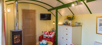 Plumcot Halt by Bloom Stays - sleeps 2 in 1 bedroom