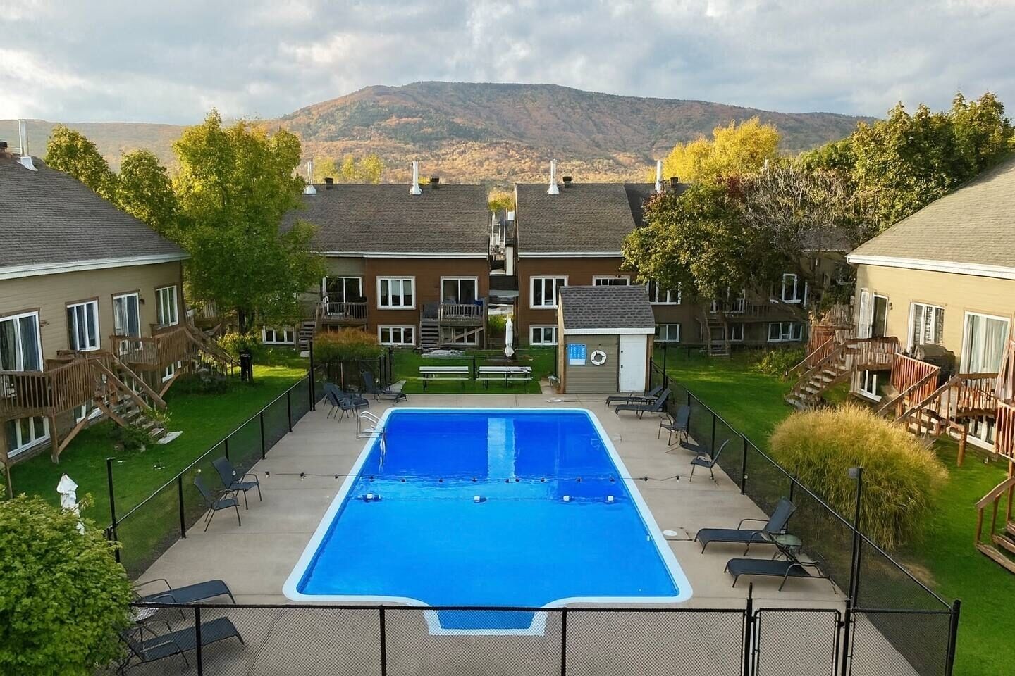 Piscine couverte, piscine extérieure