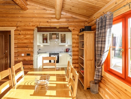 Cottage | Bahagian dalam